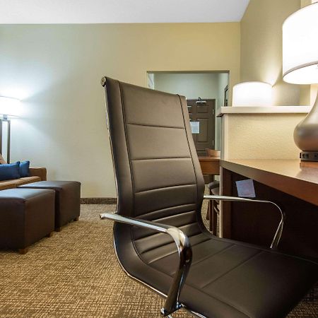Comfort Suites Rochester Henrietta University Area Exterior foto