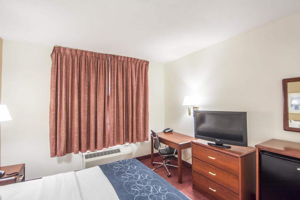 Comfort Suites Rochester Henrietta University Area Exterior foto