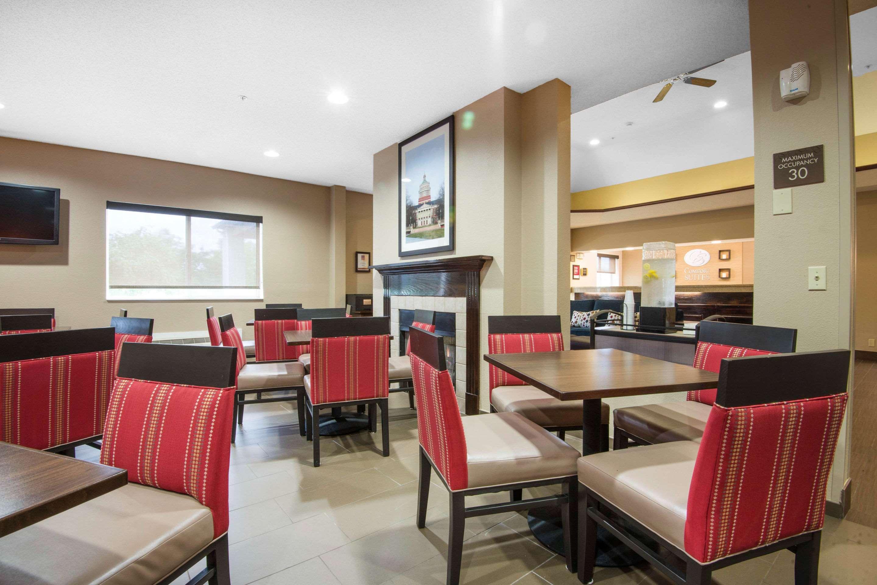 Comfort Suites Rochester Henrietta University Area Exterior foto