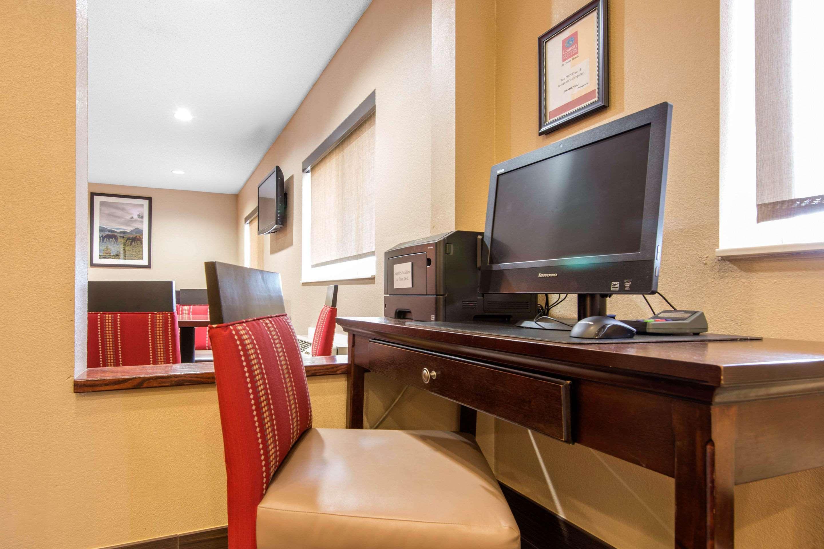 Comfort Suites Rochester Henrietta University Area Exterior foto